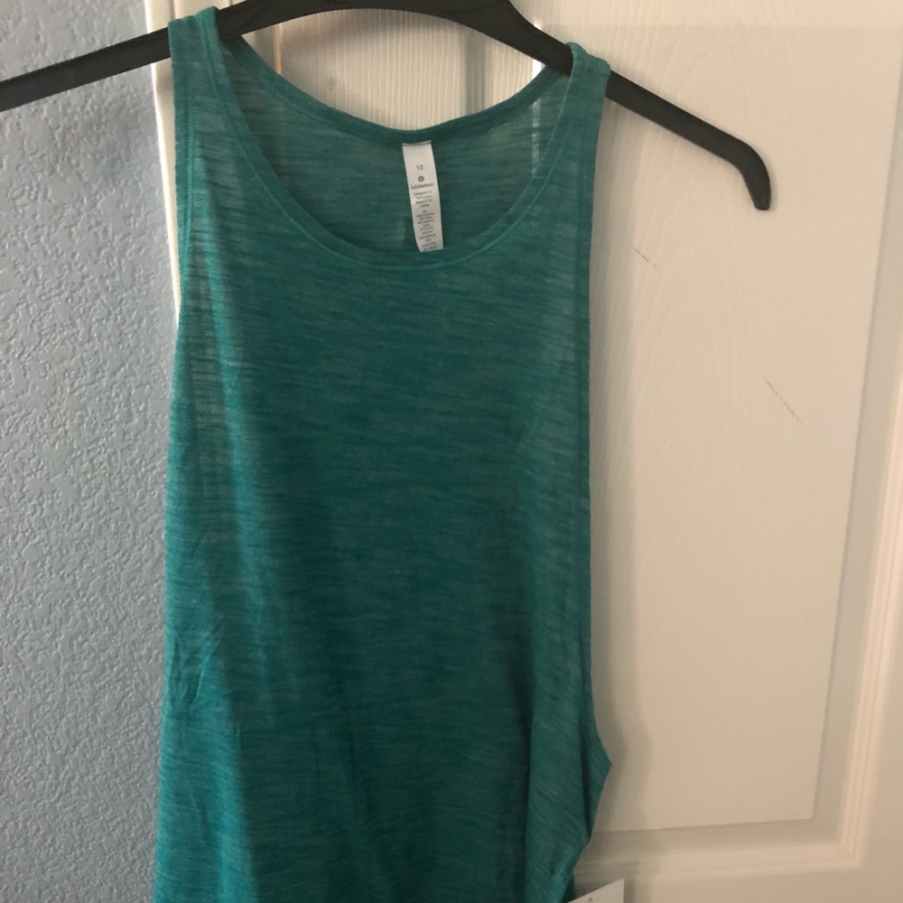Lululemon tank ( firm price)